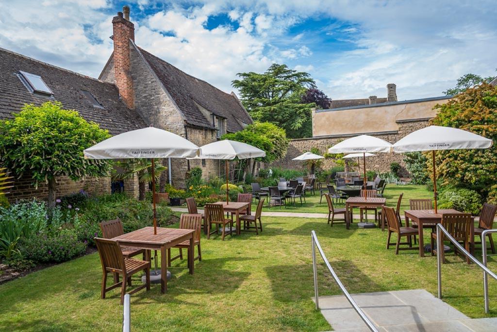 The Talbot Hotel, Oundle , Near Peterborough Экстерьер фото