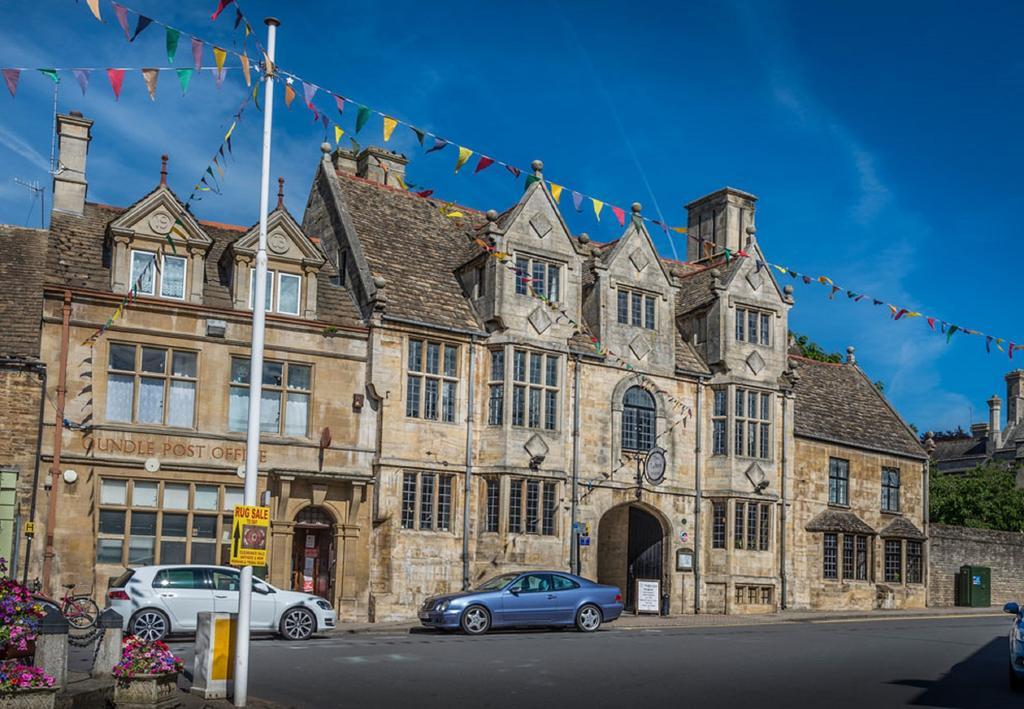 The Talbot Hotel, Oundle , Near Peterborough Экстерьер фото