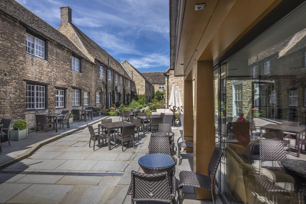 The Talbot Hotel, Oundle , Near Peterborough Экстерьер фото